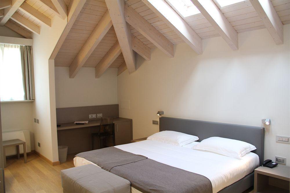 Hotel Di Varese Esterno foto