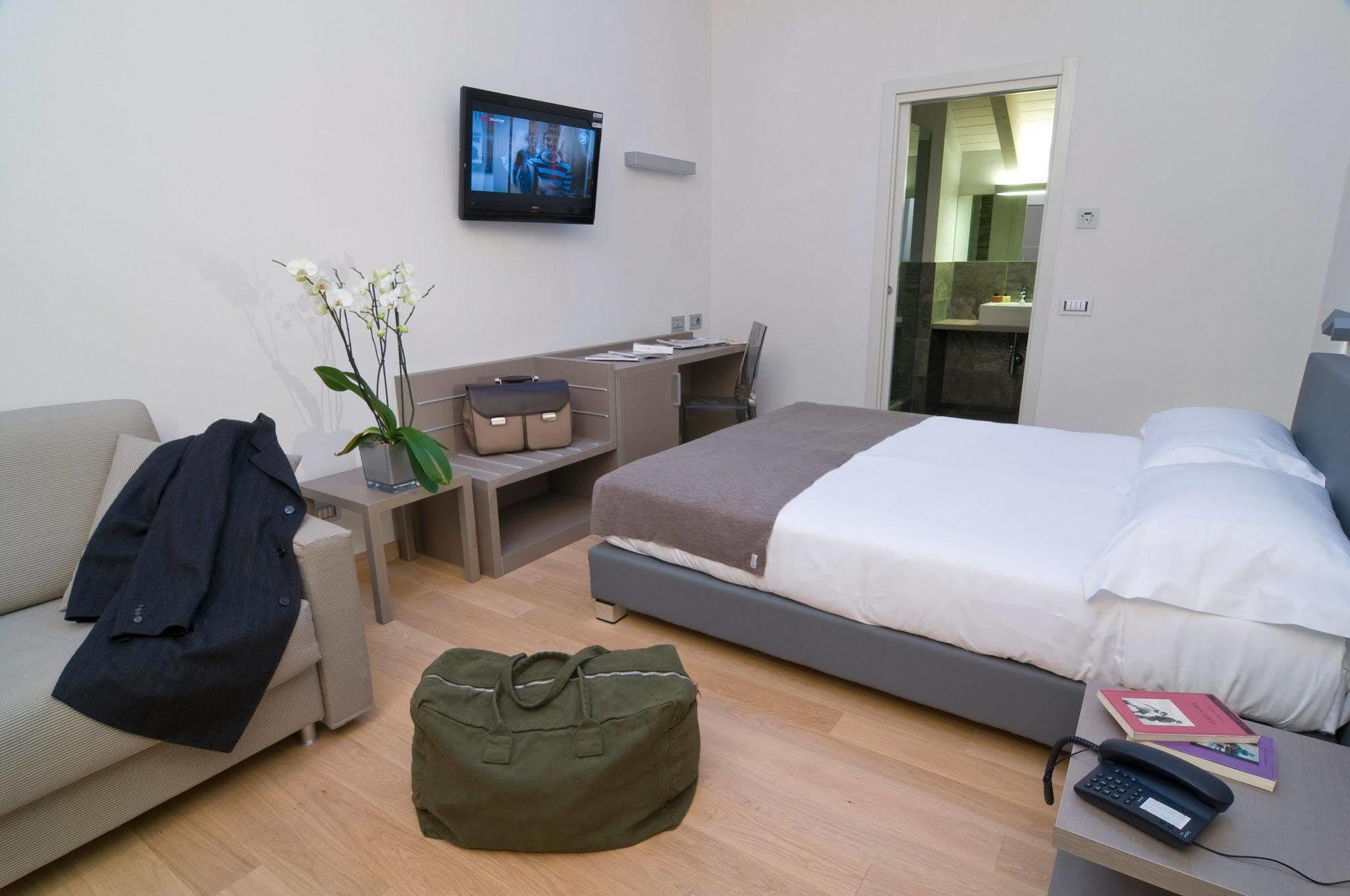 Hotel Di Varese Esterno foto