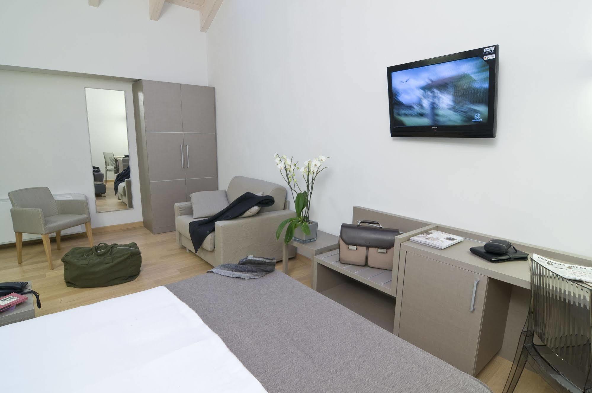 Hotel Di Varese Esterno foto
